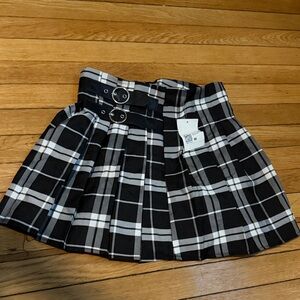 Plaid Pleated Mini Skirt with Buckle Detail - Black/White